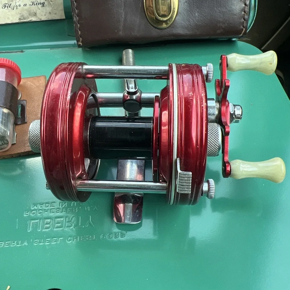 ABU Ambassadeur 5000 Casting Reel Red Vintage with Original Case Sweden
